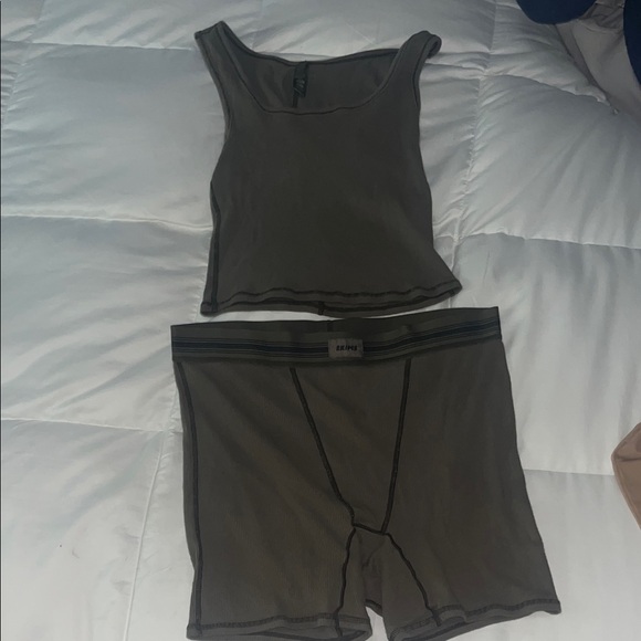 SKIMS 9 PC S/M BUNDLE, READ DESCRIPTION. - Picture 6 of 12